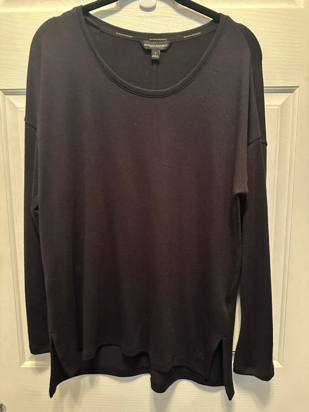 Banana Republic Black Long-Sleeve Scoop-Neck Lightweight Sweater Size Small
